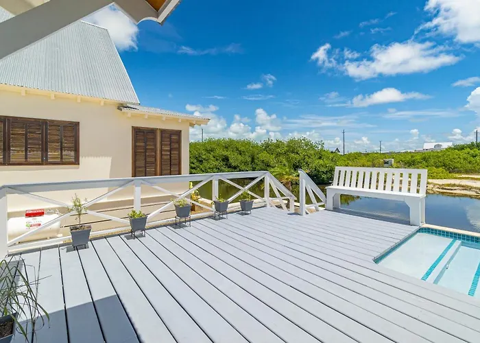 The Toucan's Nest & Mistico Club + Boat Shuttle Villa *
